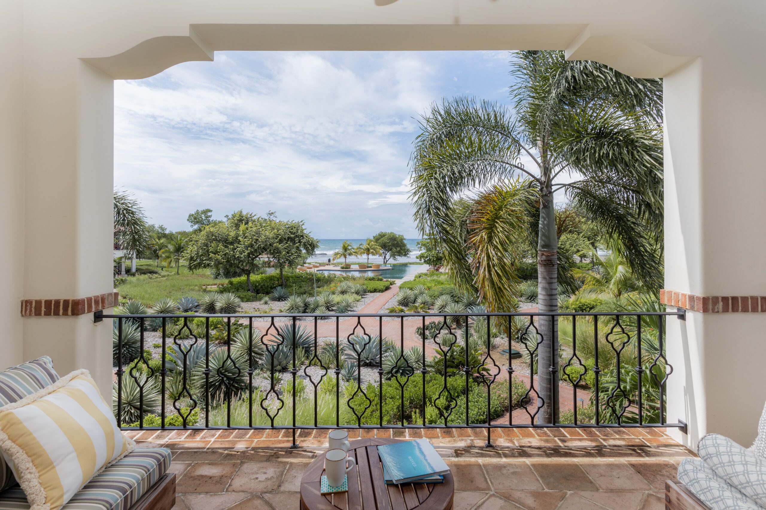 http://beachfront%20luxury%20home%20in%20Rancho%20Santana