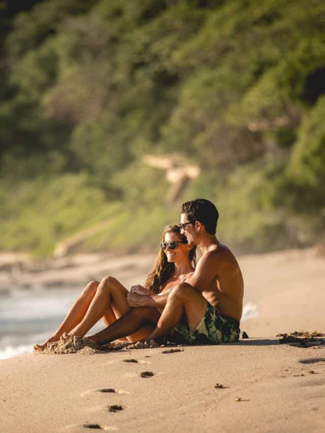 couple on the beach - playa escondida