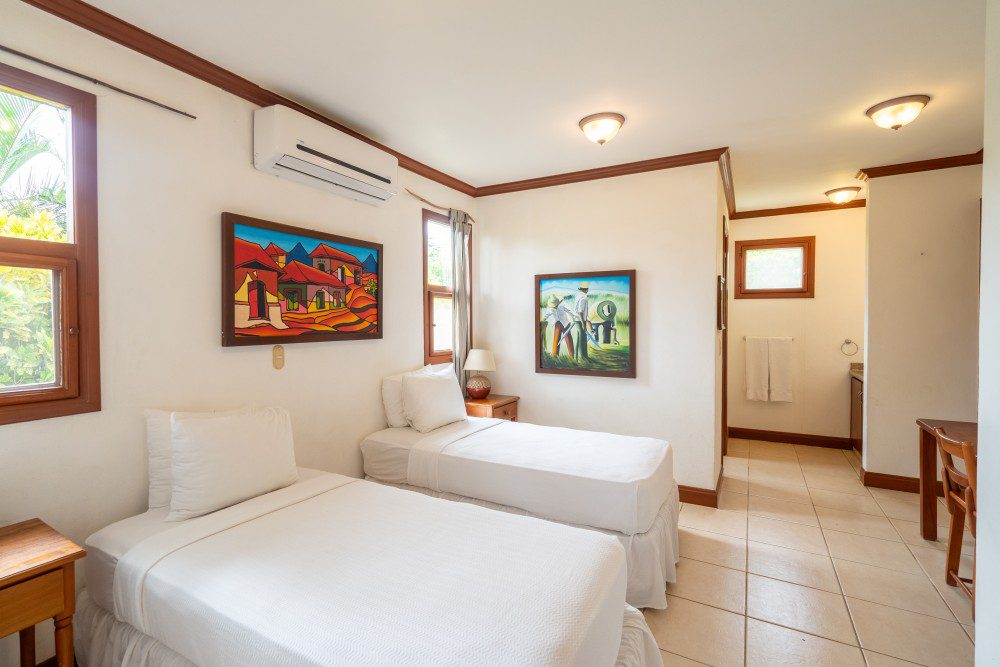 http://view%20of%20the%20bedroom%20of%20casita%20V-10